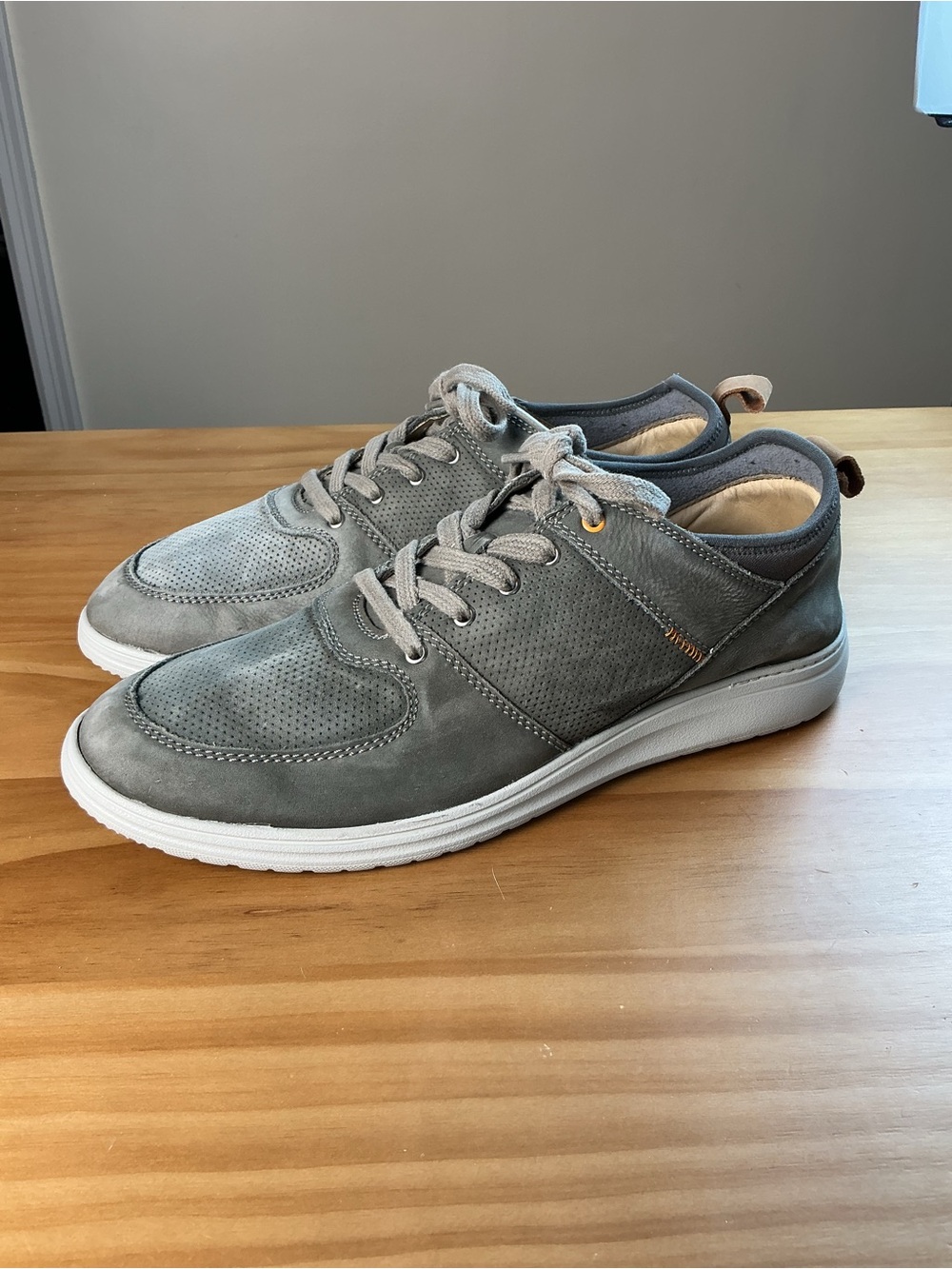 Samuel Hubbard Mens’ Olema Sport Gray Nubuck Sneaker Size 11 Wide